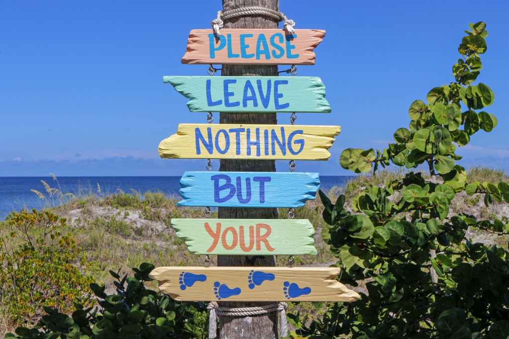 Signs at the beach, Please leave nothing but your footprints